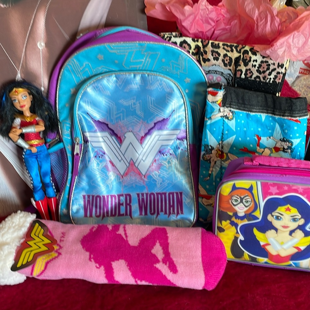 WONDER WOMAN PADDED BACKPACK,LUNCHBOX DOLL,TOTE, SHERPA LINED SOCKS BUNDLE OF 5